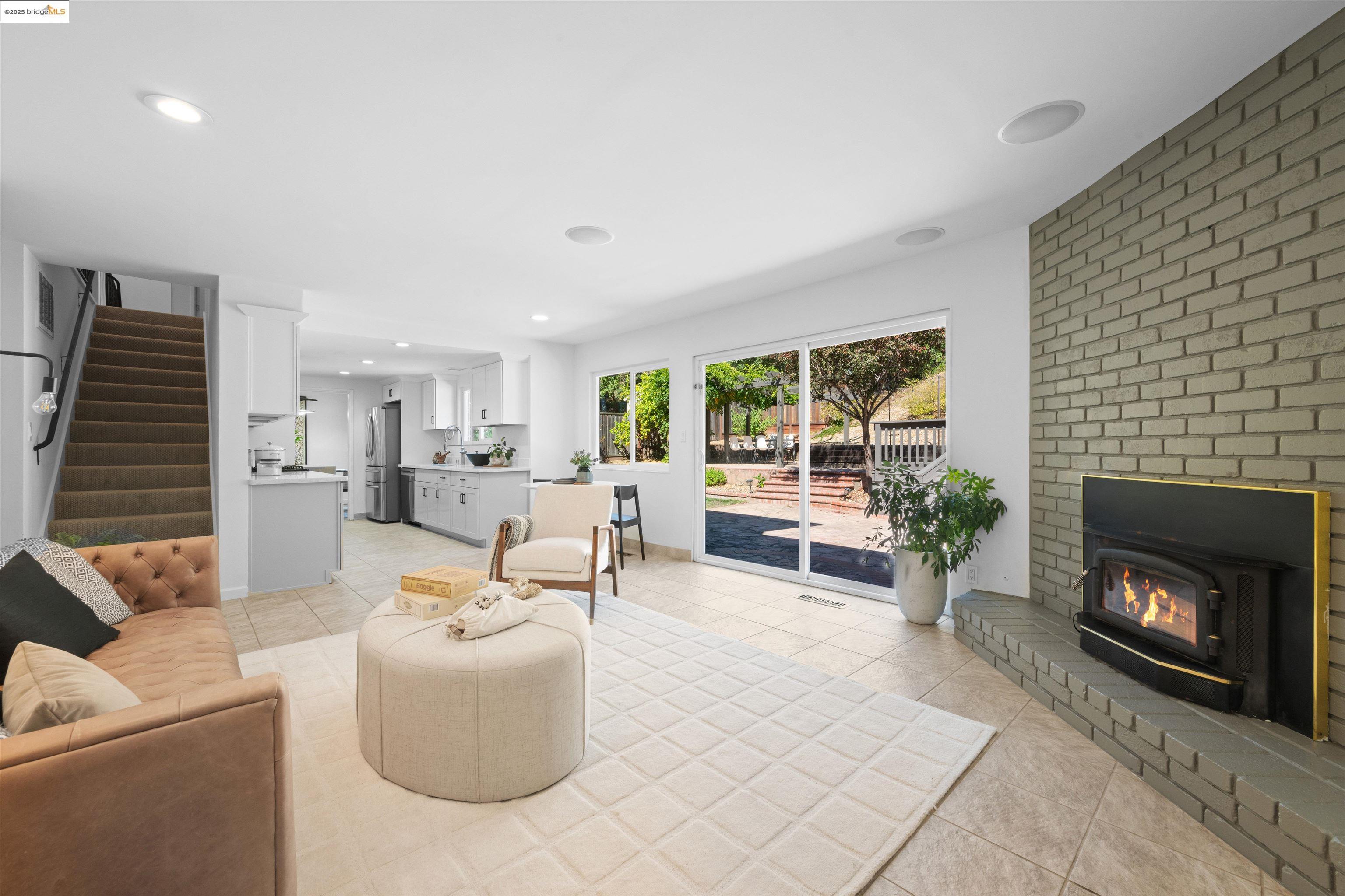 7796 Surrey Ln