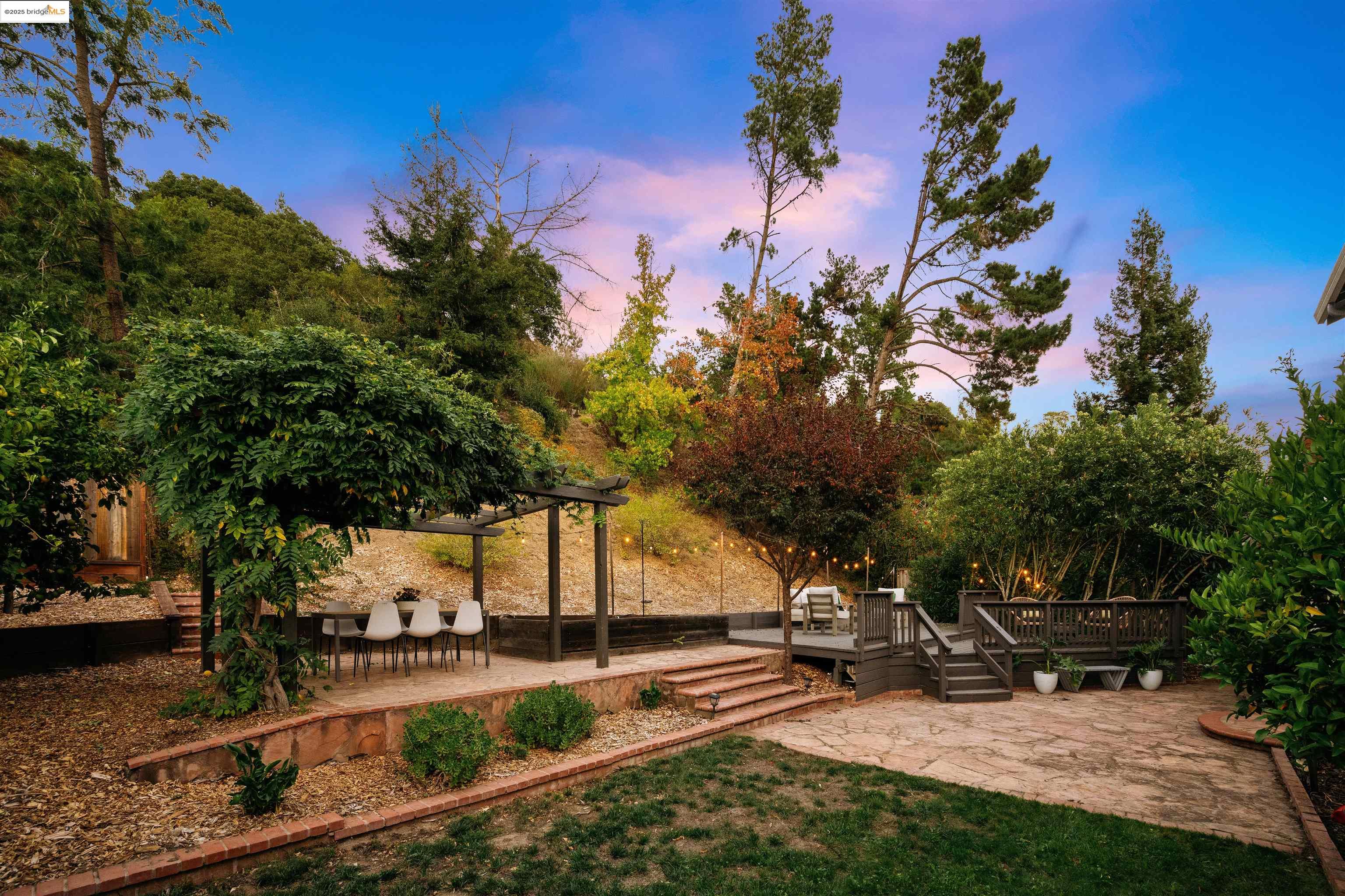 7796 Surrey Ln