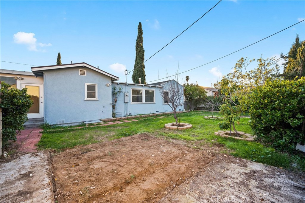 12635 Gilmore Street