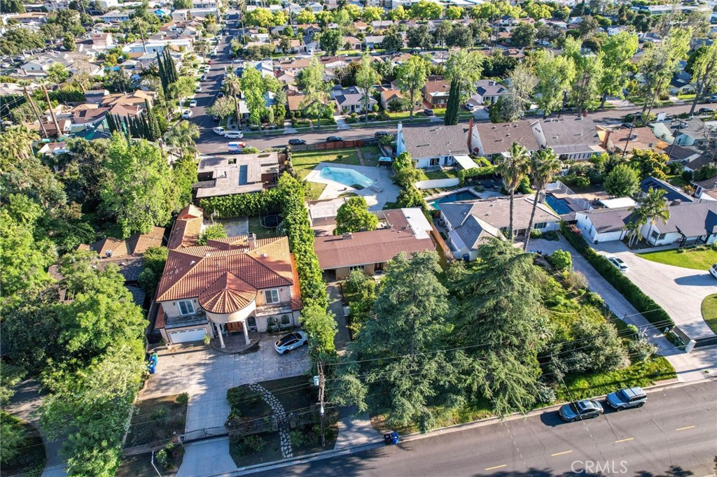 13510 Kittridge Street