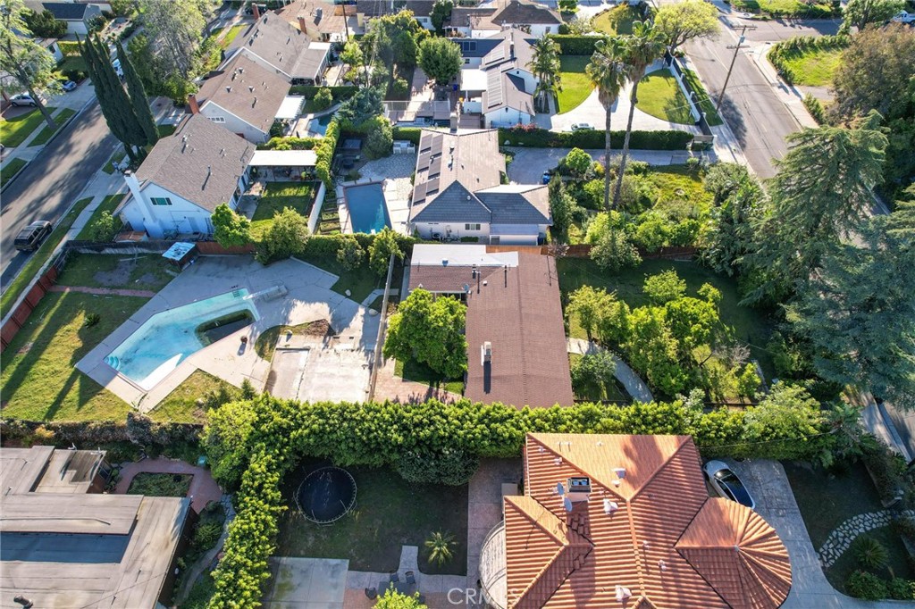 13510 Kittridge Street