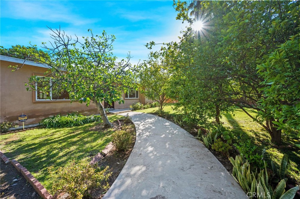 13510 Kittridge Street