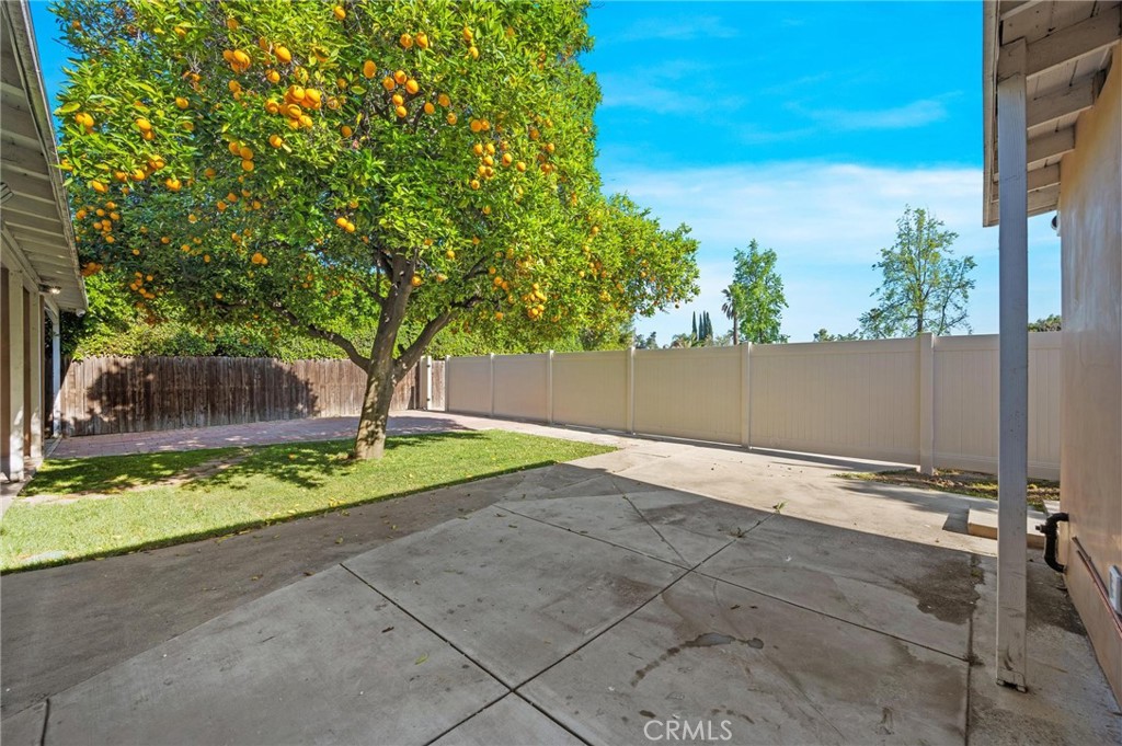 13510 Kittridge Street