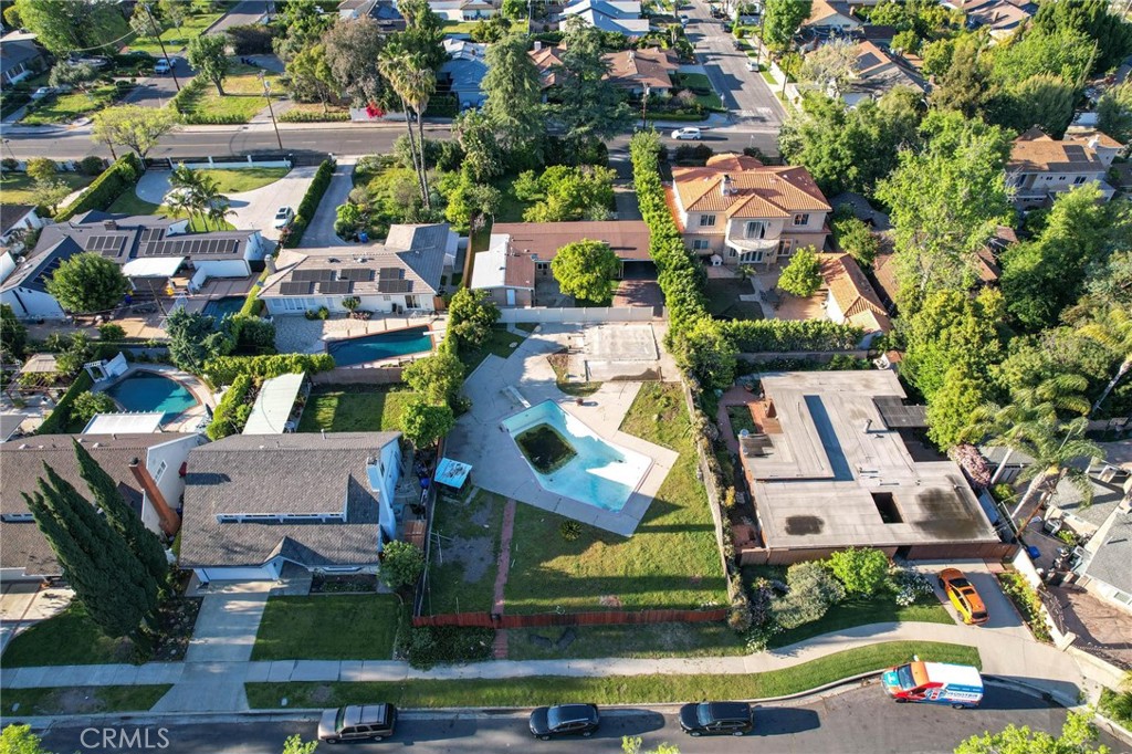 13510 Kittridge Street