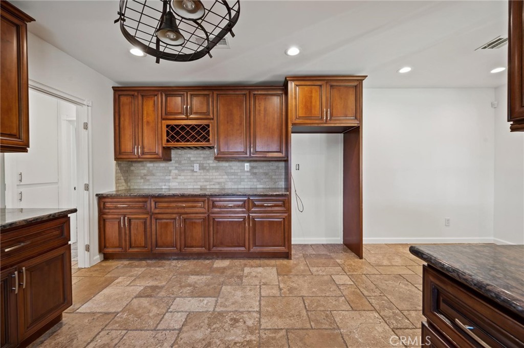 13510 Kittridge Street