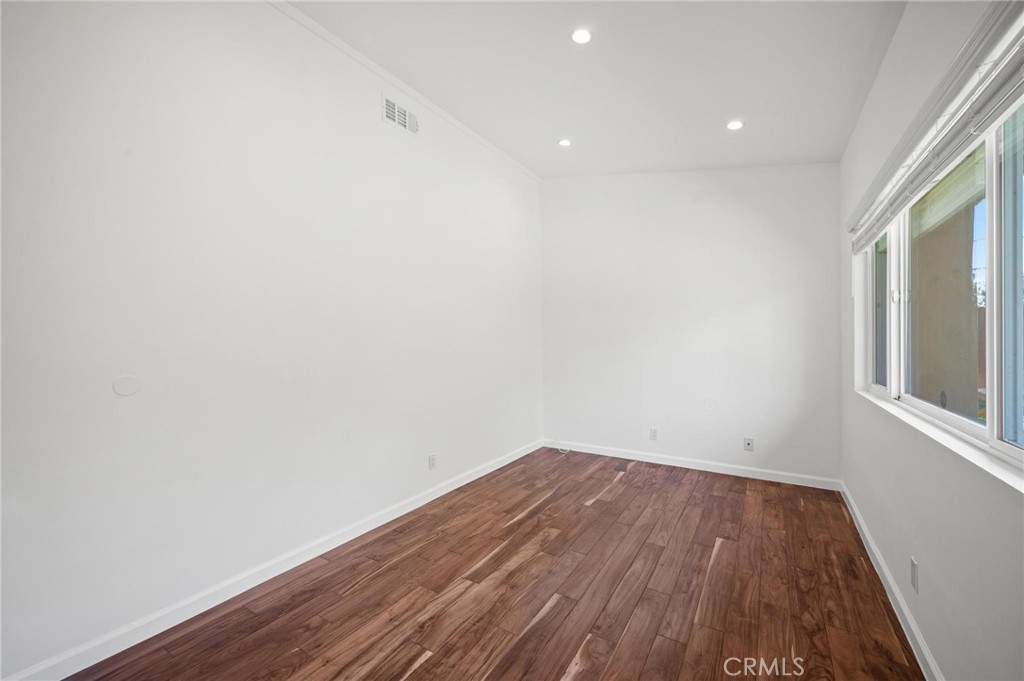 13510 Kittridge Street