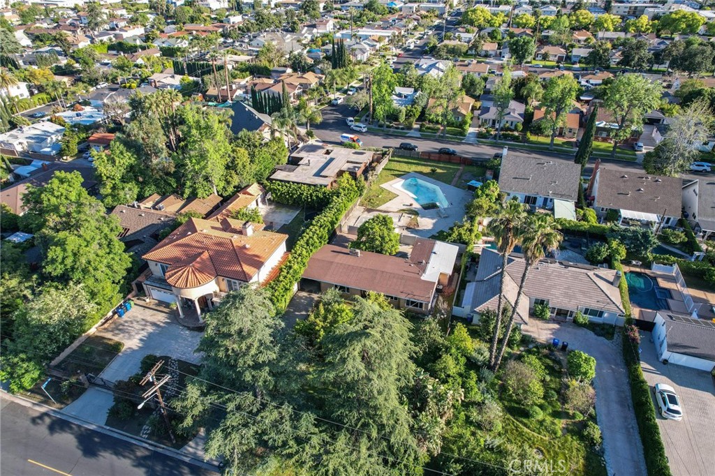 13510 Kittridge Street