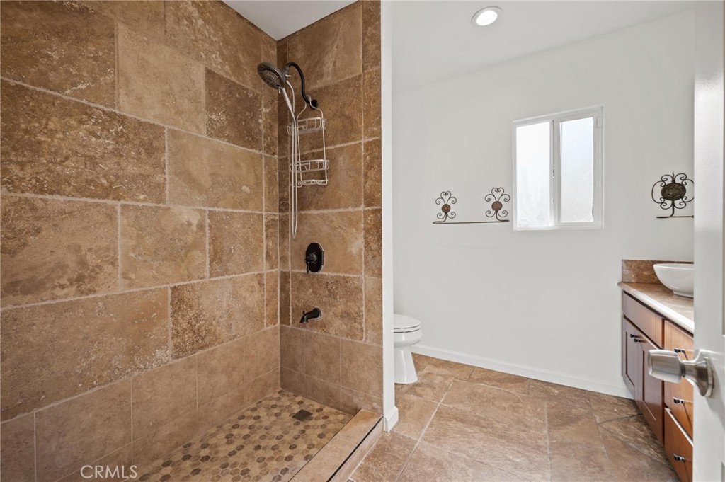 13510 Kittridge Street