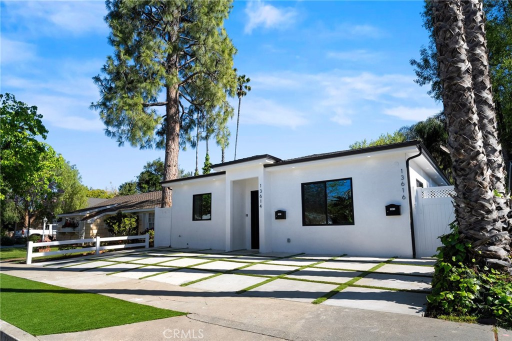 13614 Emelita Street