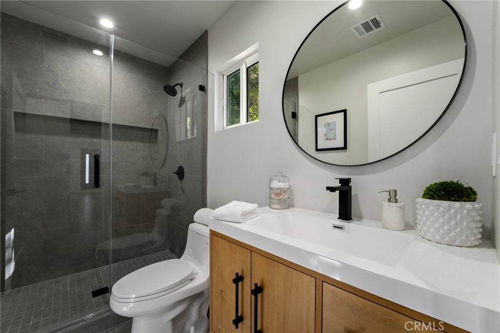 13614 Emelita Street