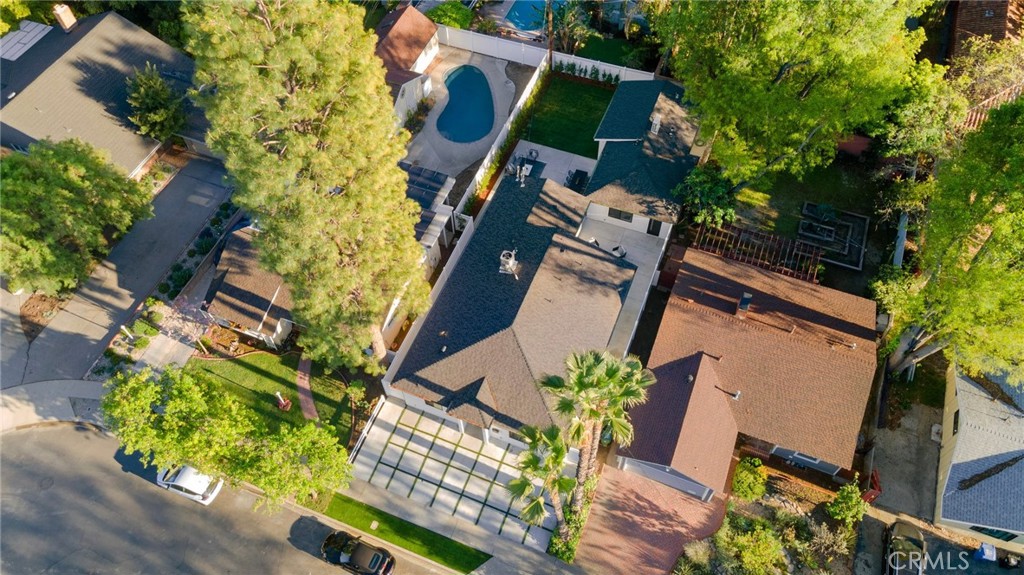 13614 Emelita Street