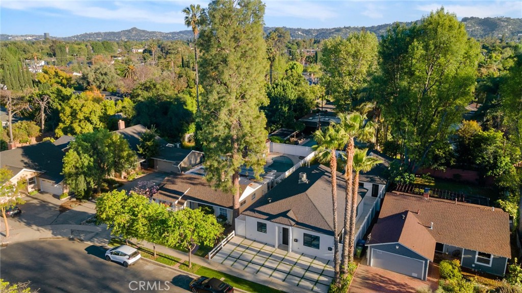 13614 Emelita Street