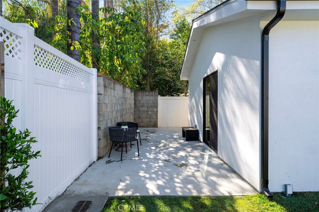 13614 Emelita Street