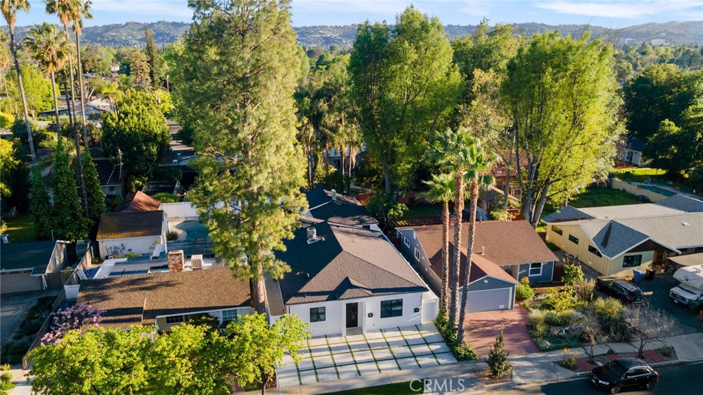 13614 Emelita Street