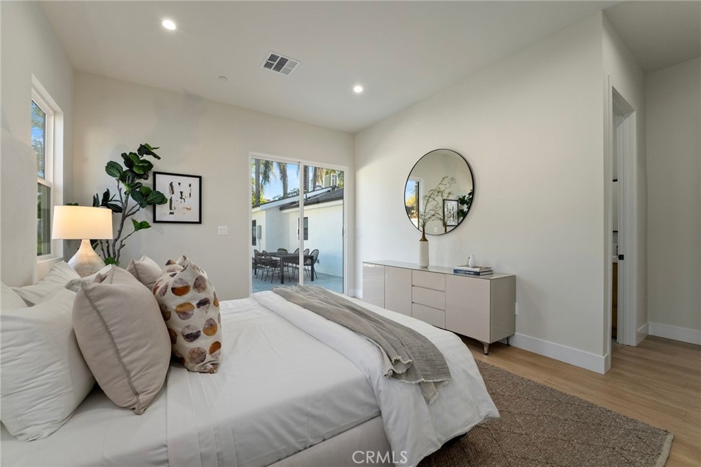 13614 Emelita Street