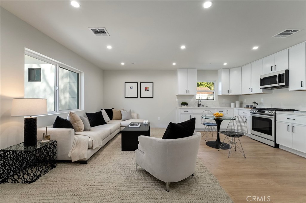 13614 Emelita Street