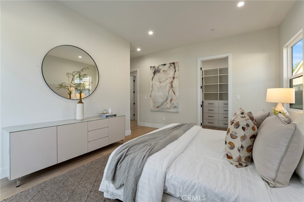 13614 Emelita Street