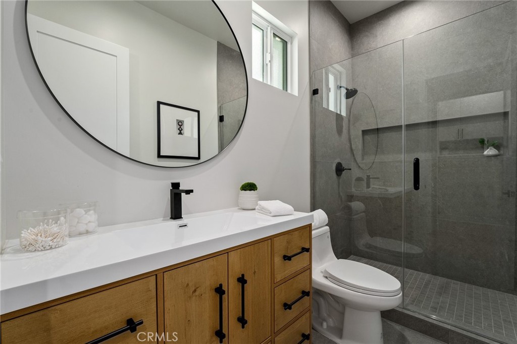 13614 Emelita Street