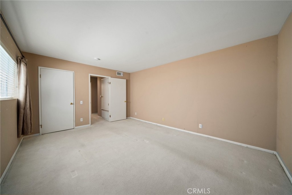 4637 Willis Avenue 201