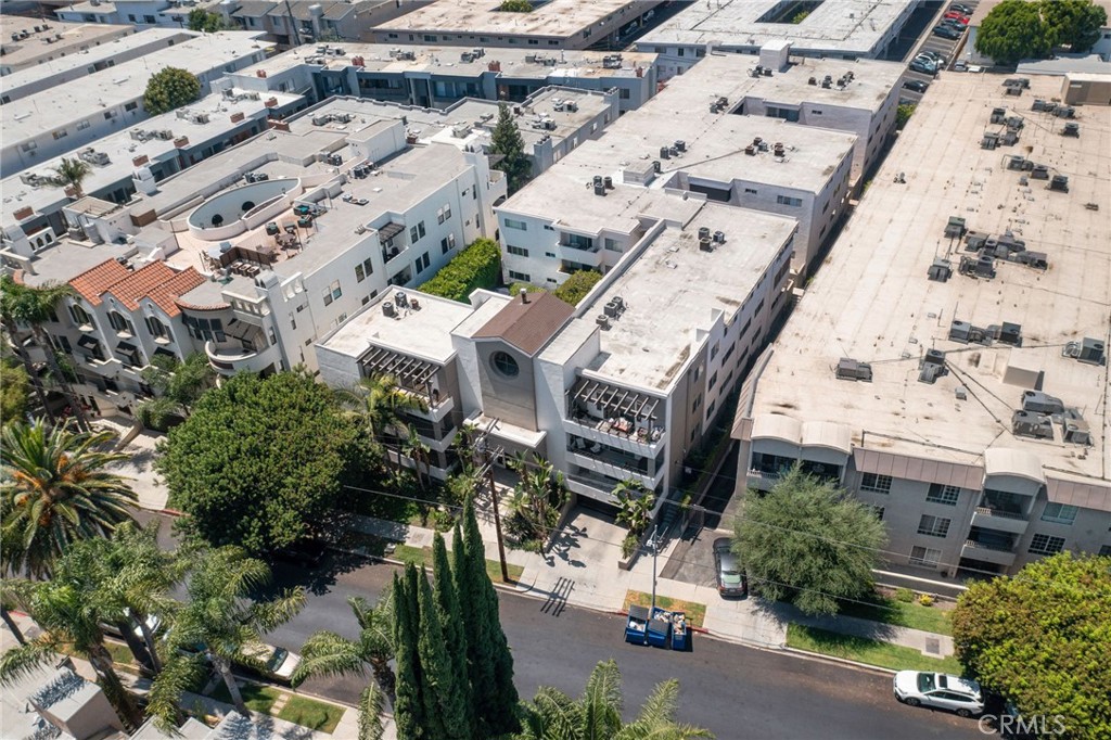 4637 Willis Avenue 201