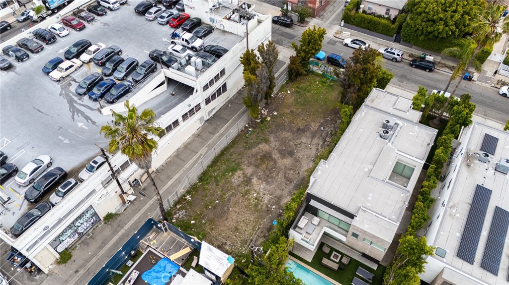 645 N Gardner Street