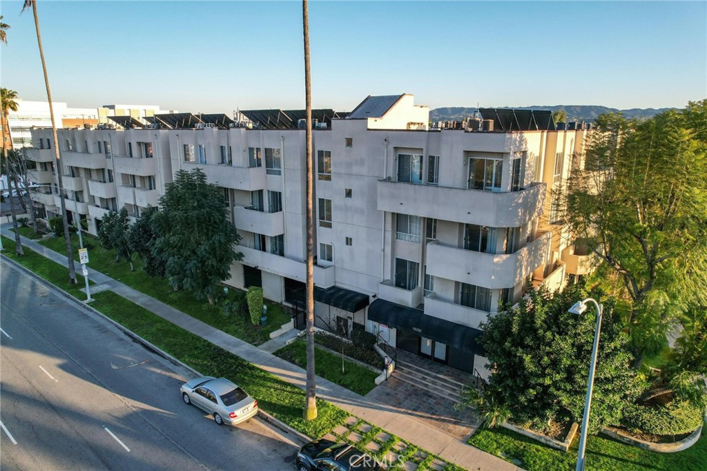 19350 Sherman Way 338