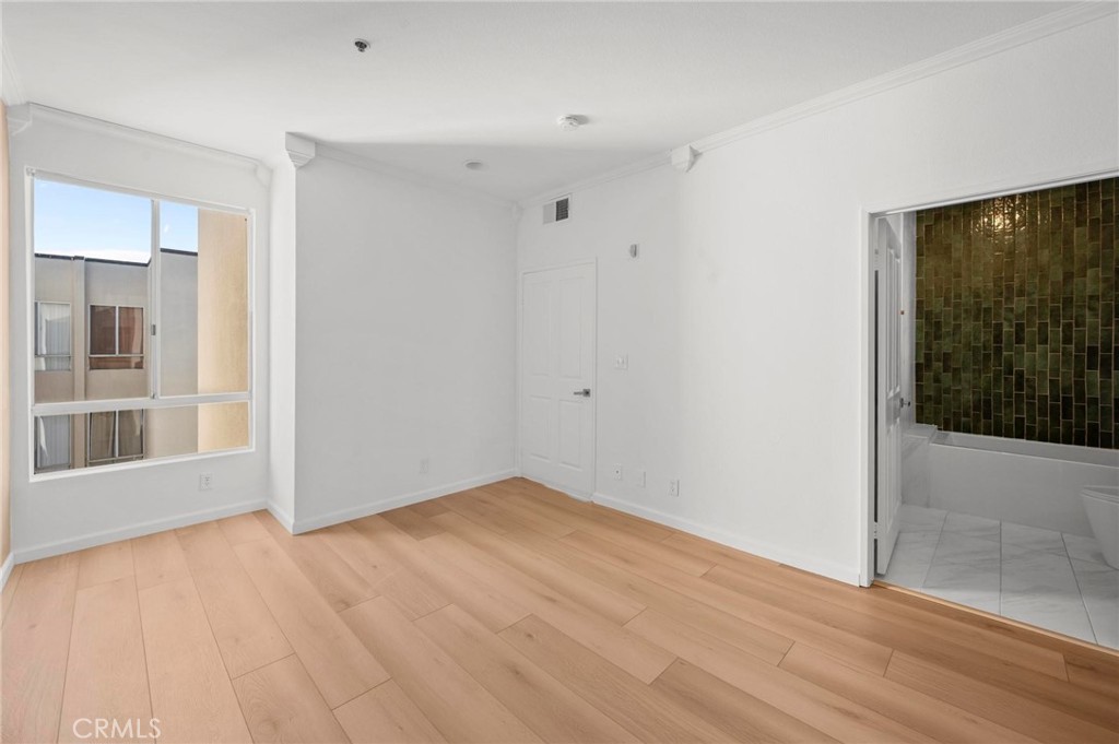 19350 Sherman Way 338