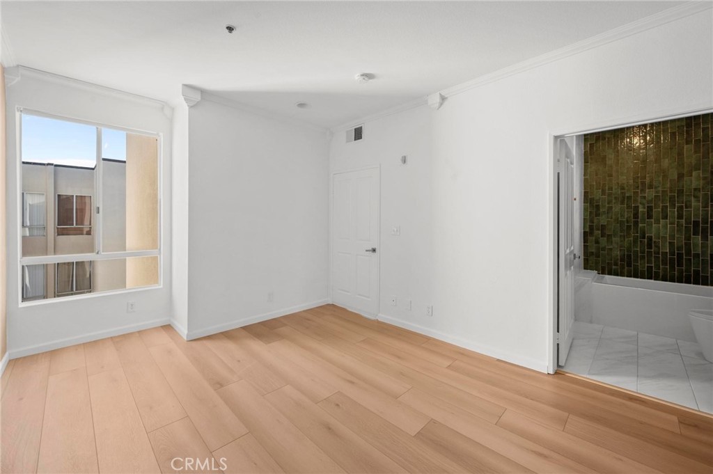19350 Sherman Way 338