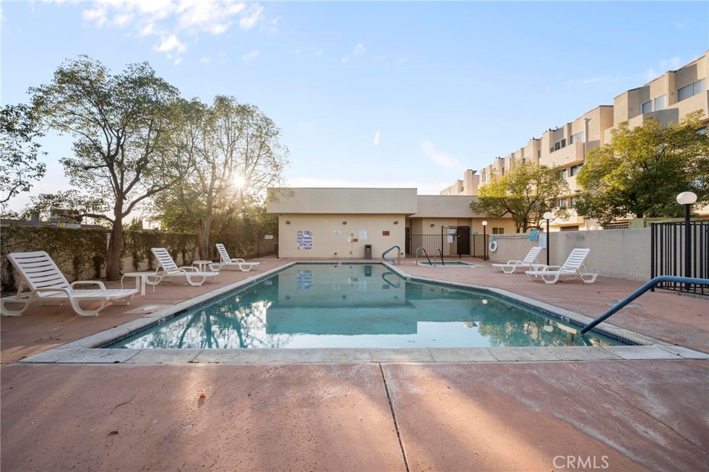 19350 Sherman Way 338