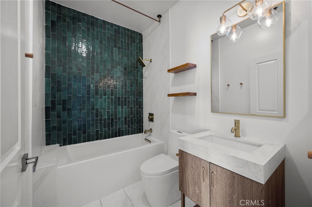 19350 Sherman Way 338