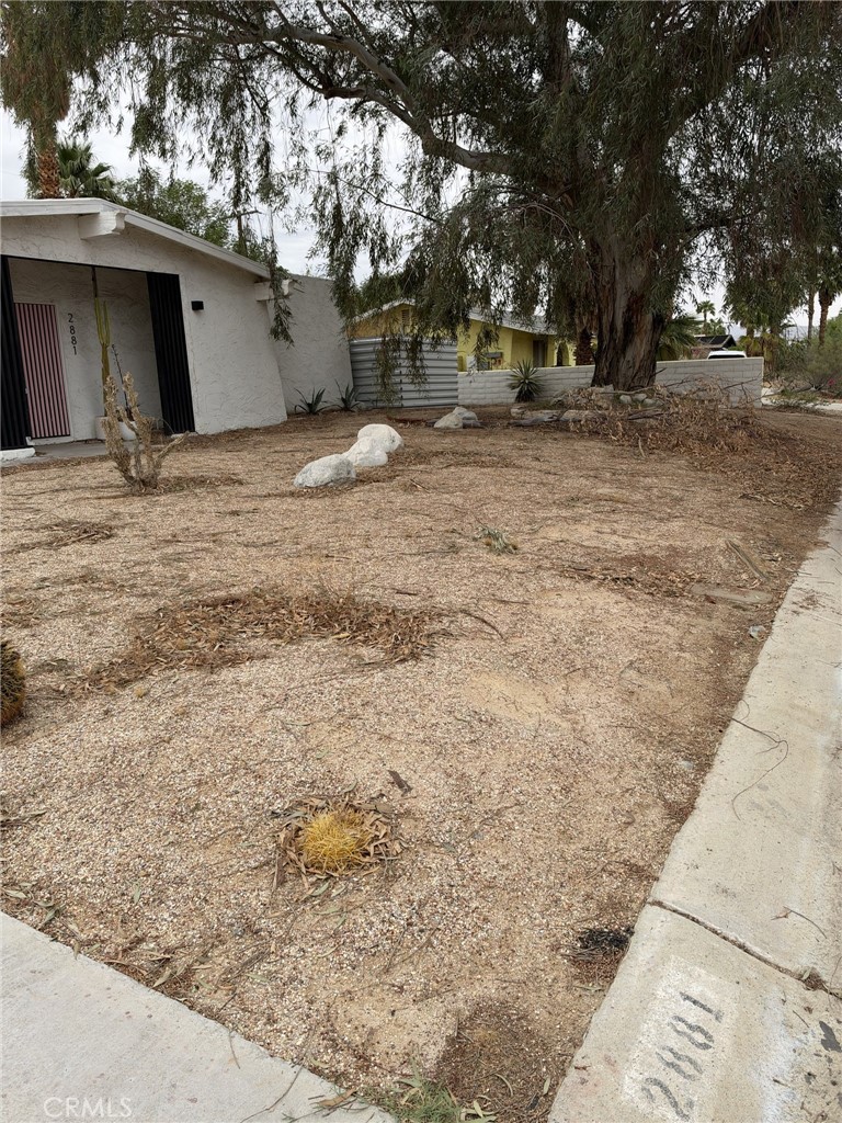 2881 N Cypress Road