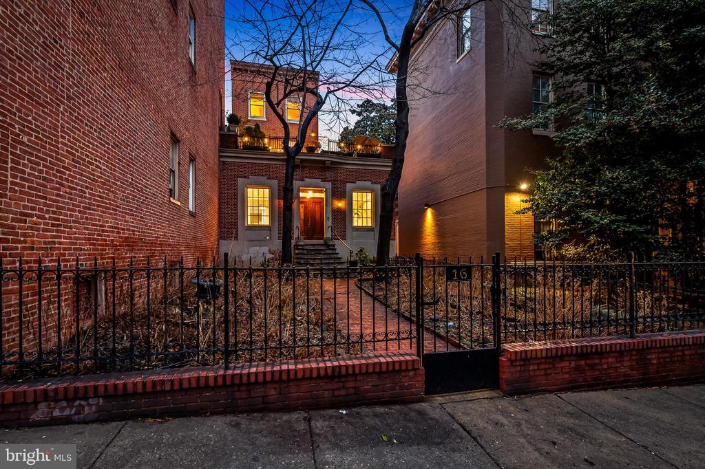 16 W Read Street Mount Vernon