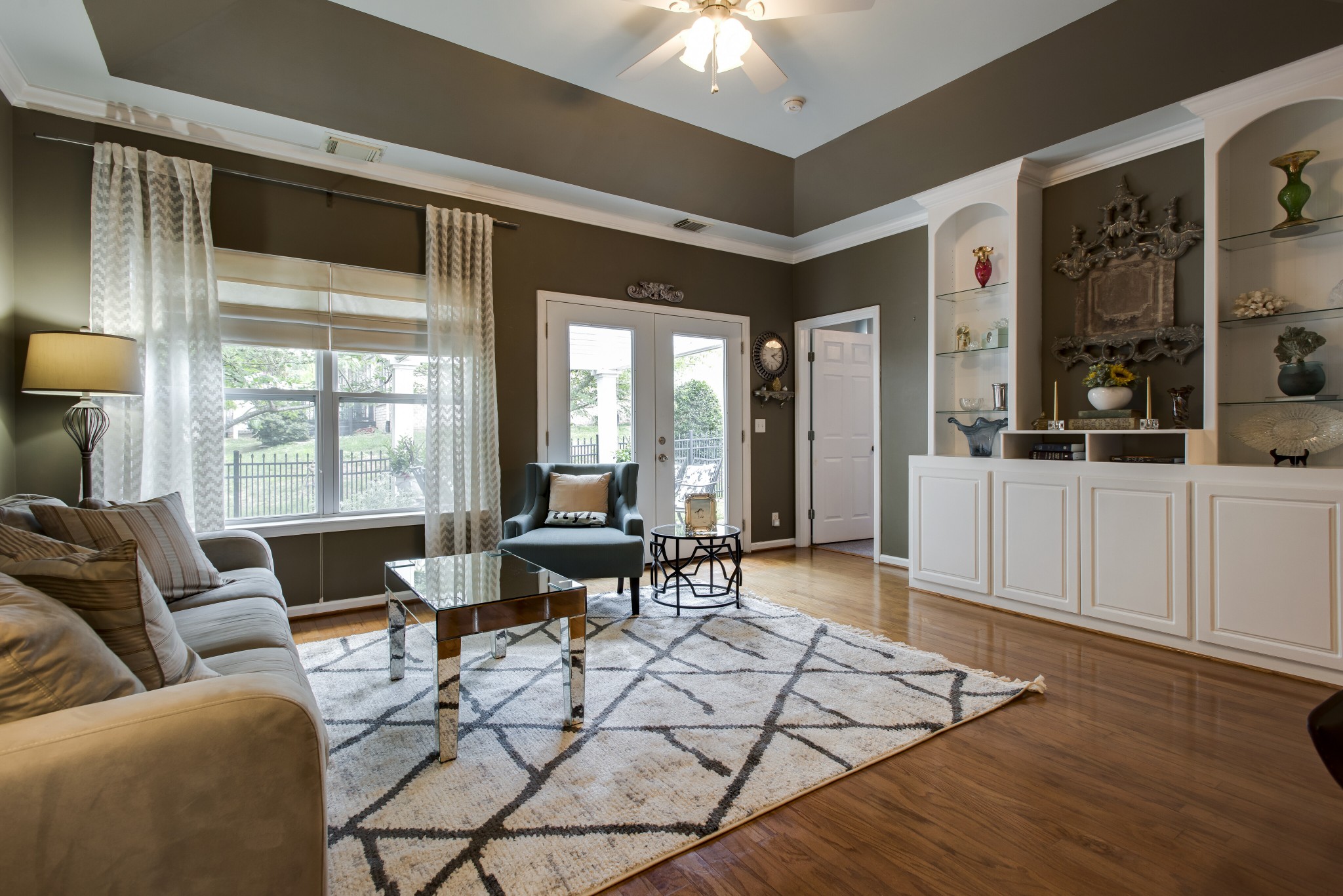 833 Barrington Place Dr