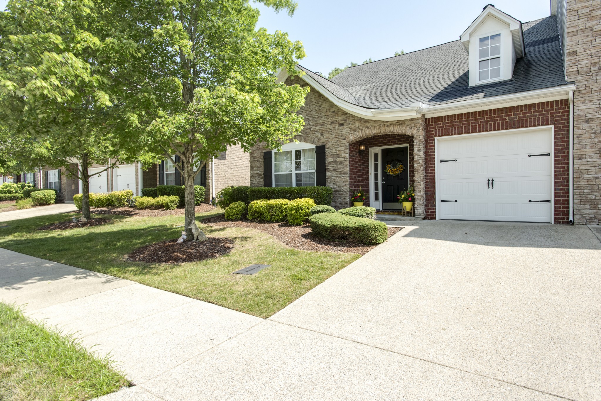 833 Barrington Place Dr