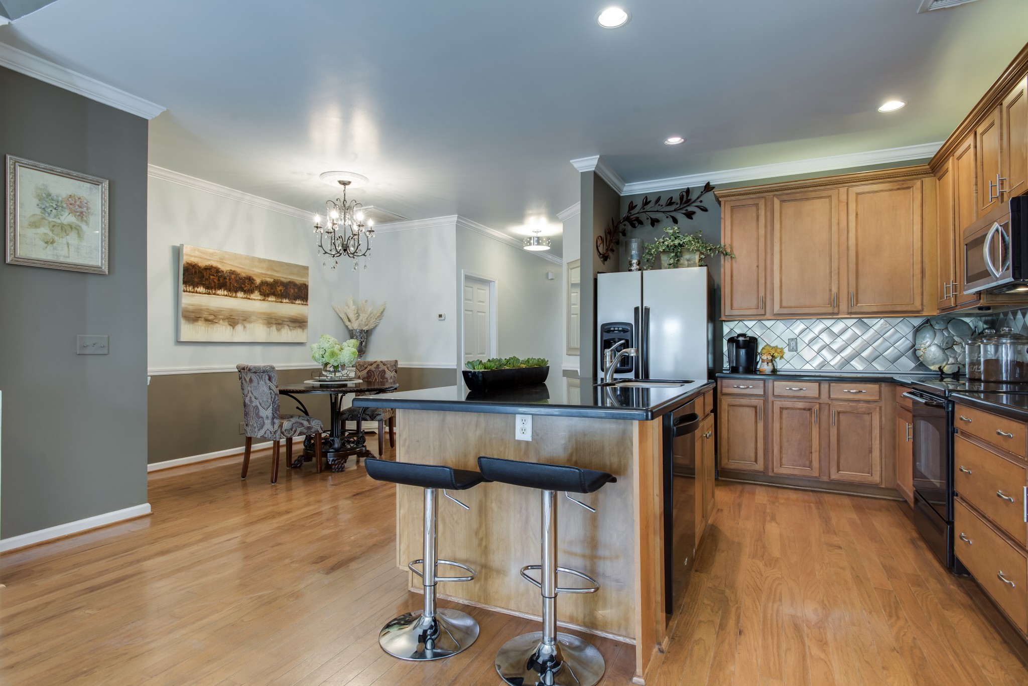 833 Barrington Place Dr