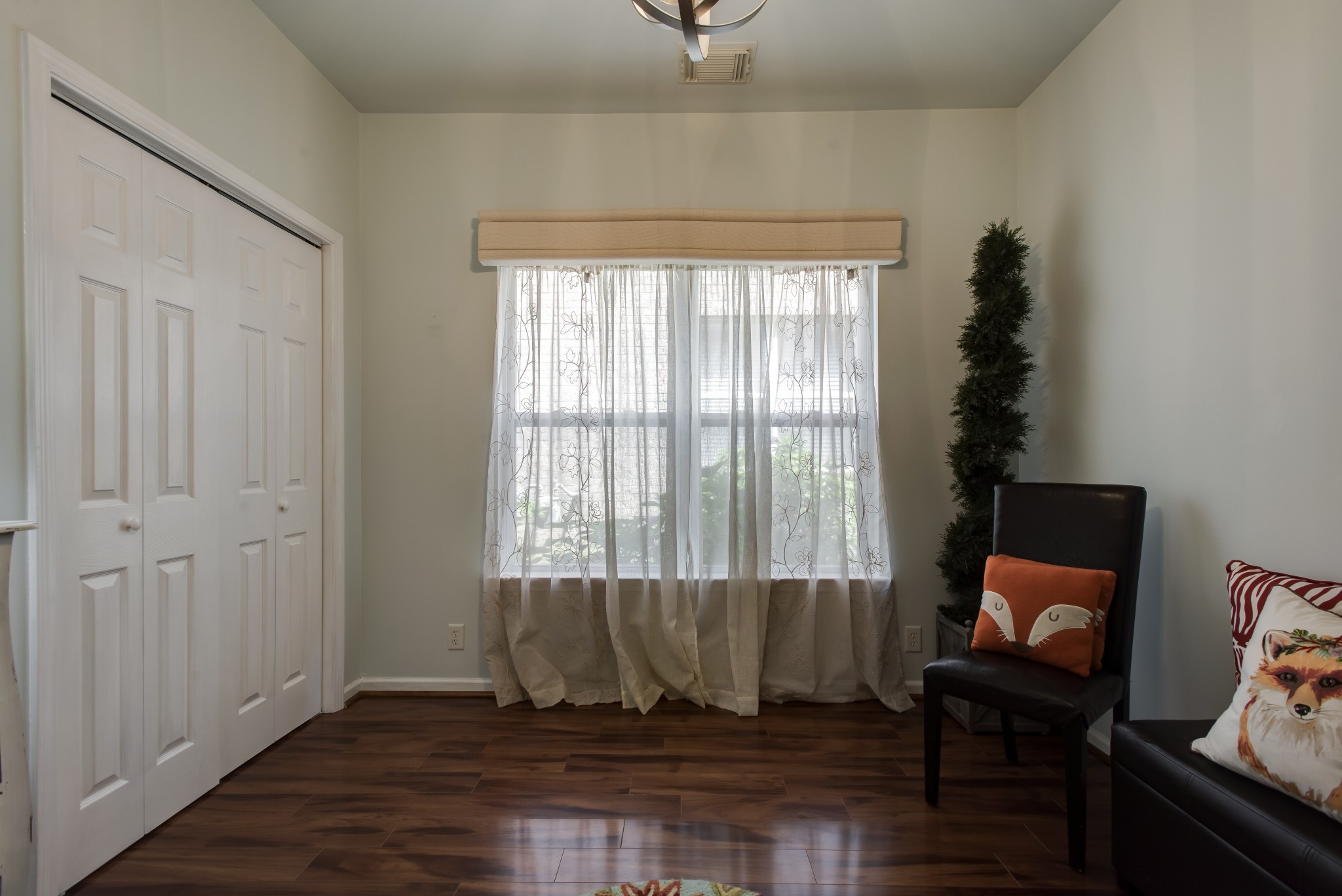 833 Barrington Place Dr