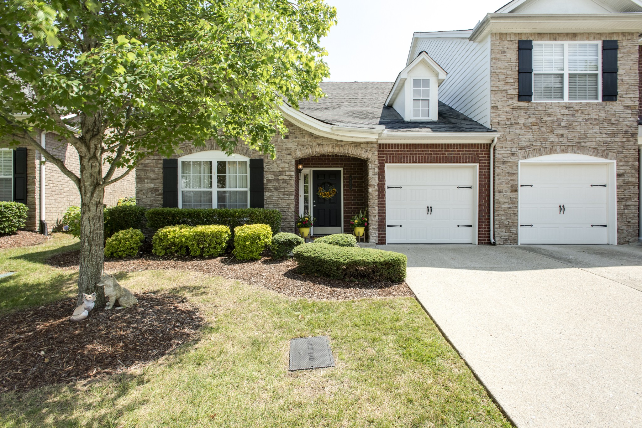 833 Barrington Place Dr