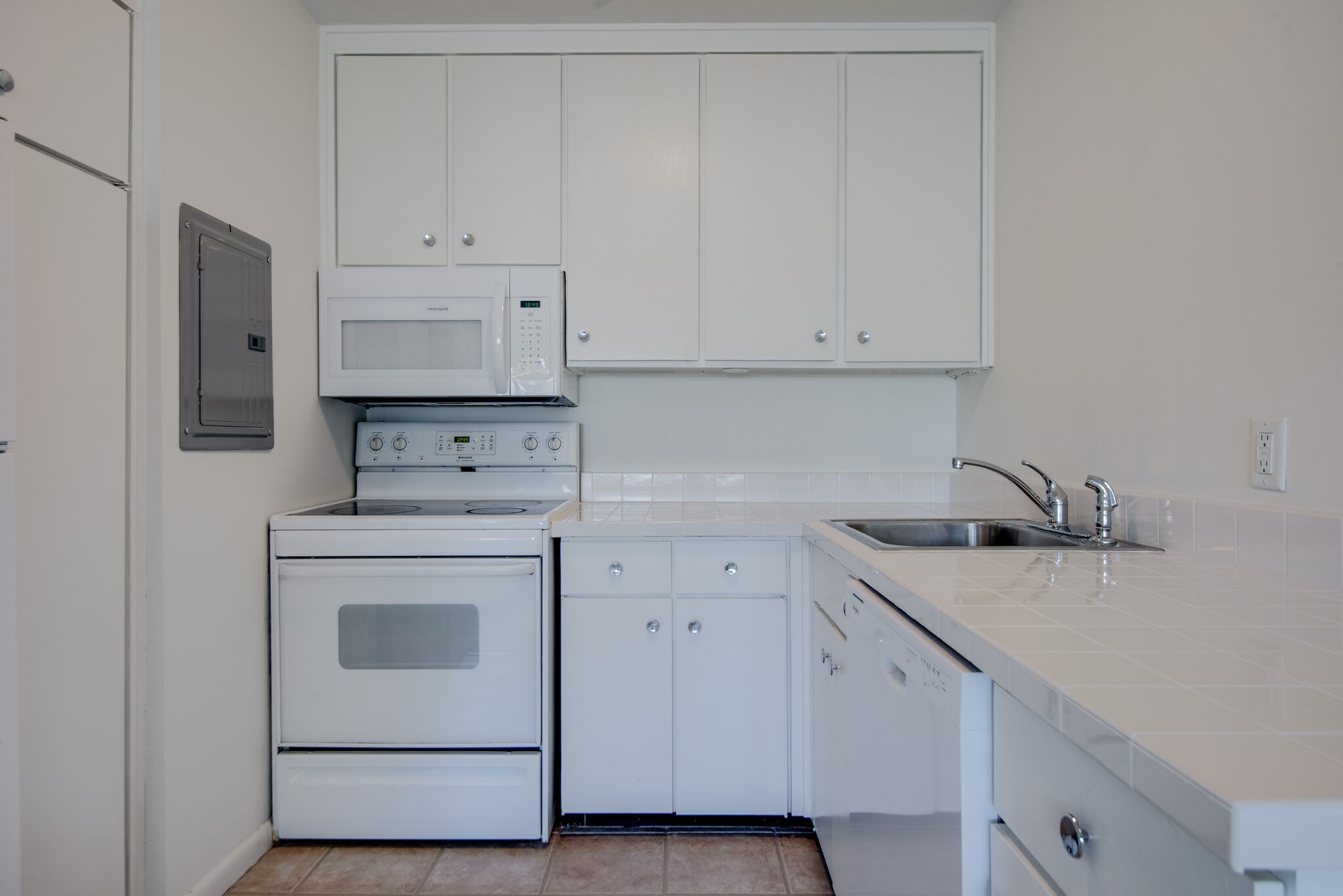 1900 Richard Jones Rd Unit: #C109