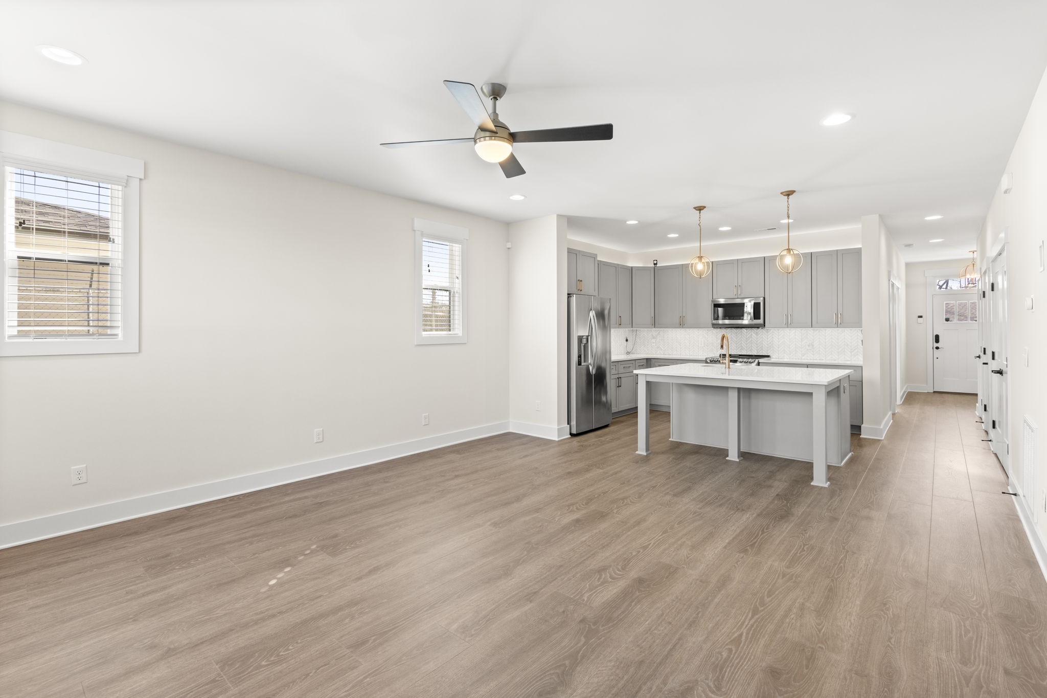 2045 Oakwood Ave Unit: 25