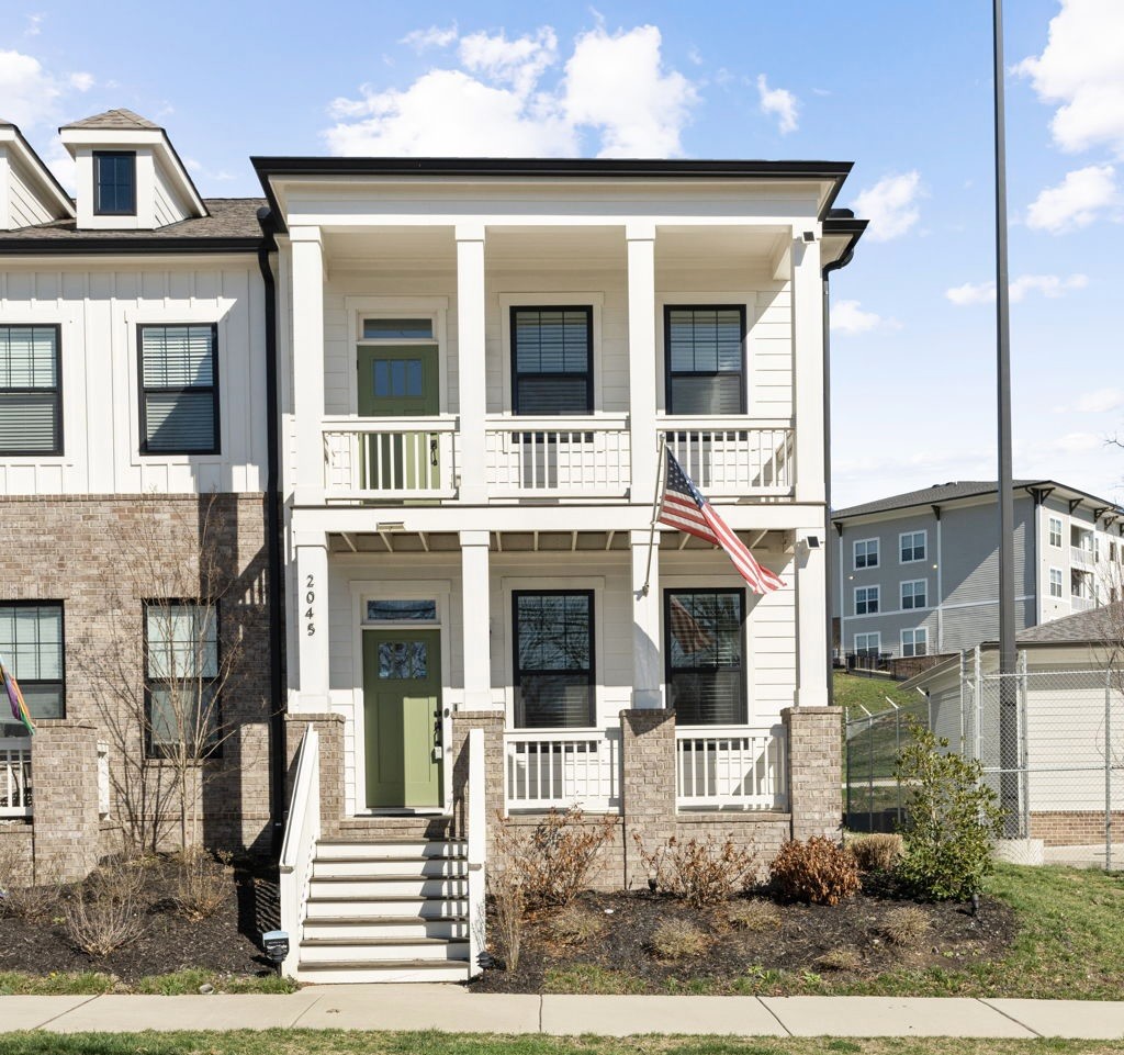 2045 Oakwood Ave Unit: 25
