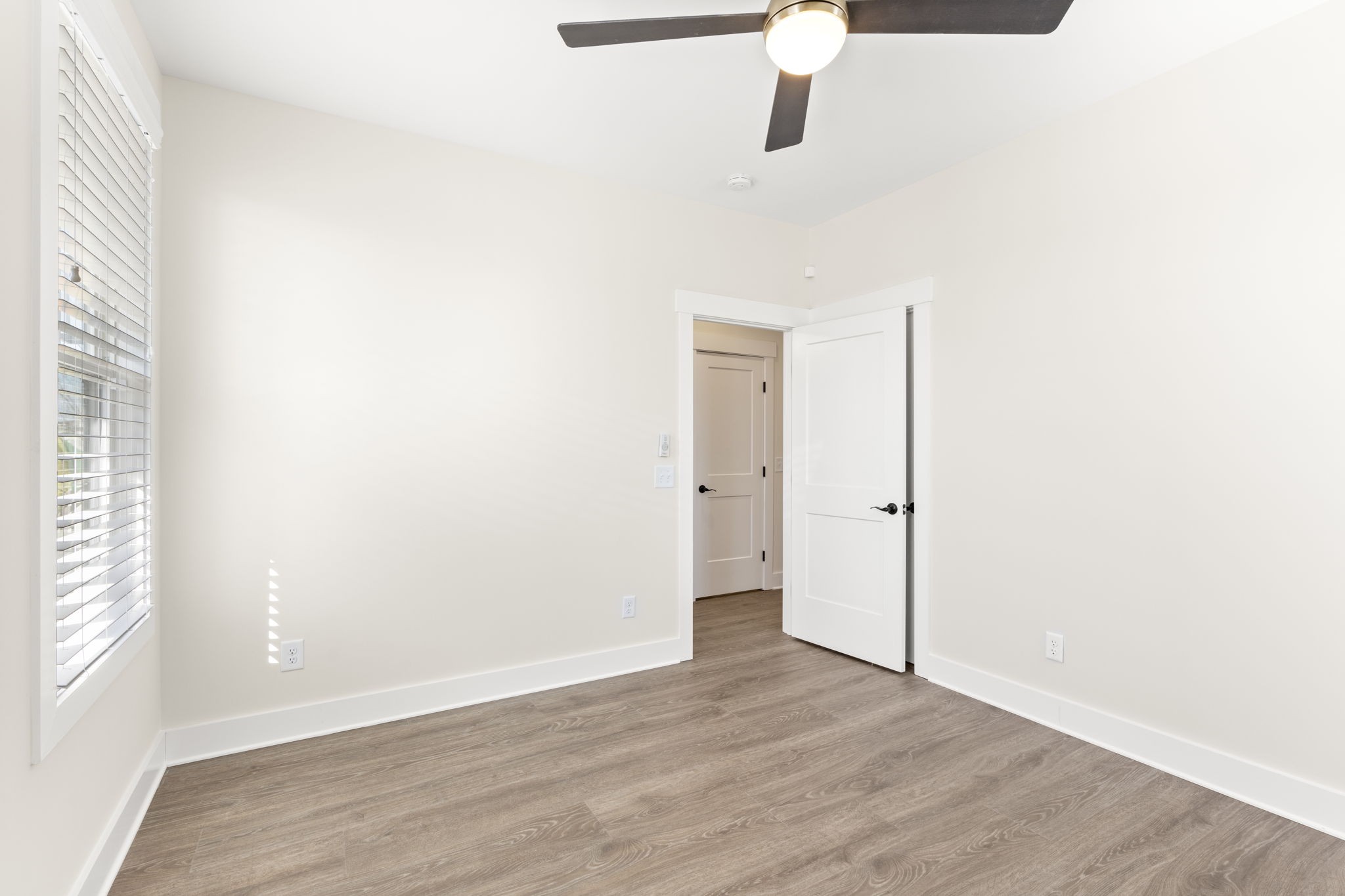 2045 Oakwood Ave Unit: 25