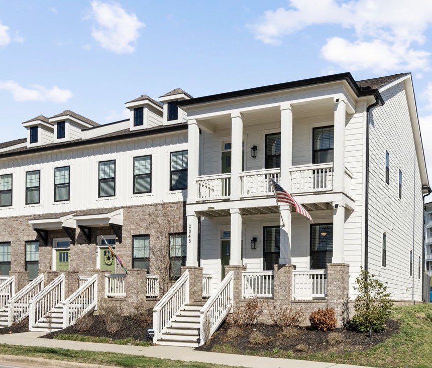 2045 Oakwood Ave Unit: 25