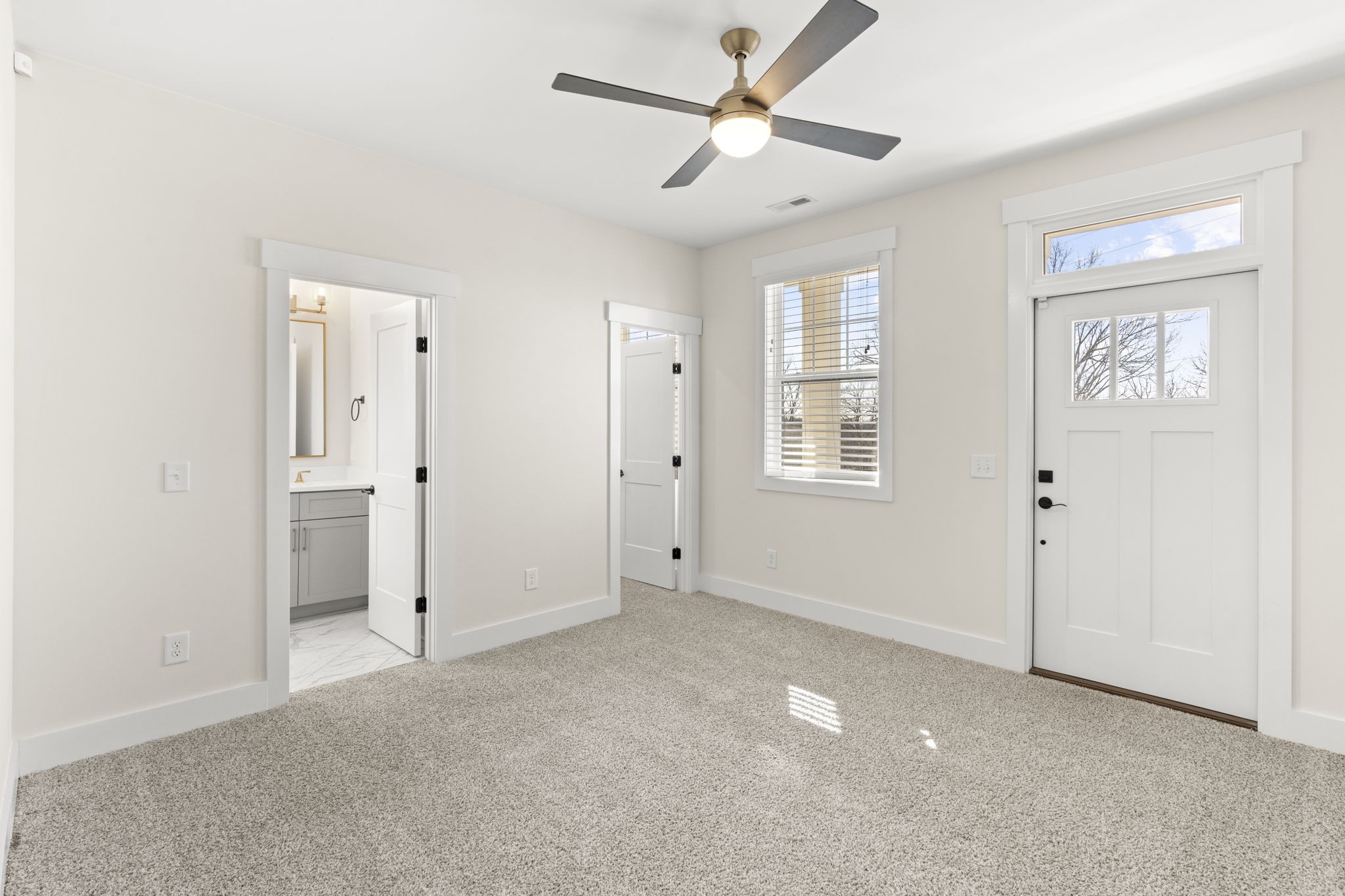 2045 Oakwood Ave Unit: 25