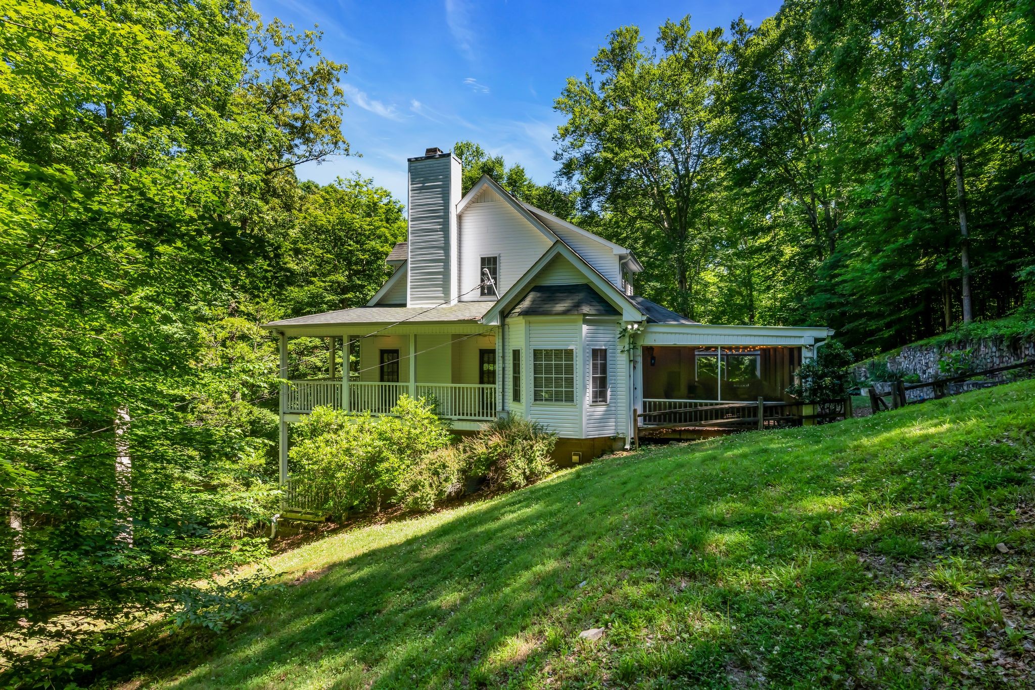 983 Ridgecrest Dr