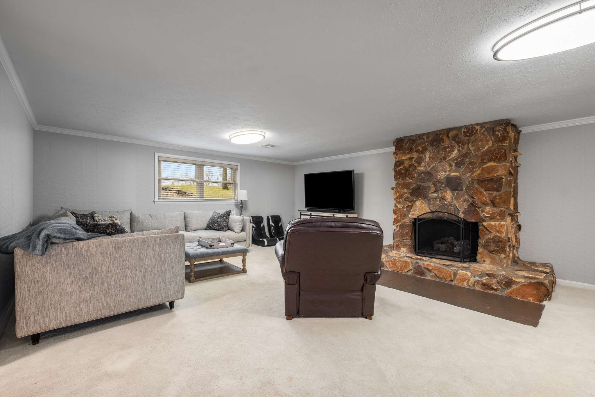 140 Ridgewood Ln