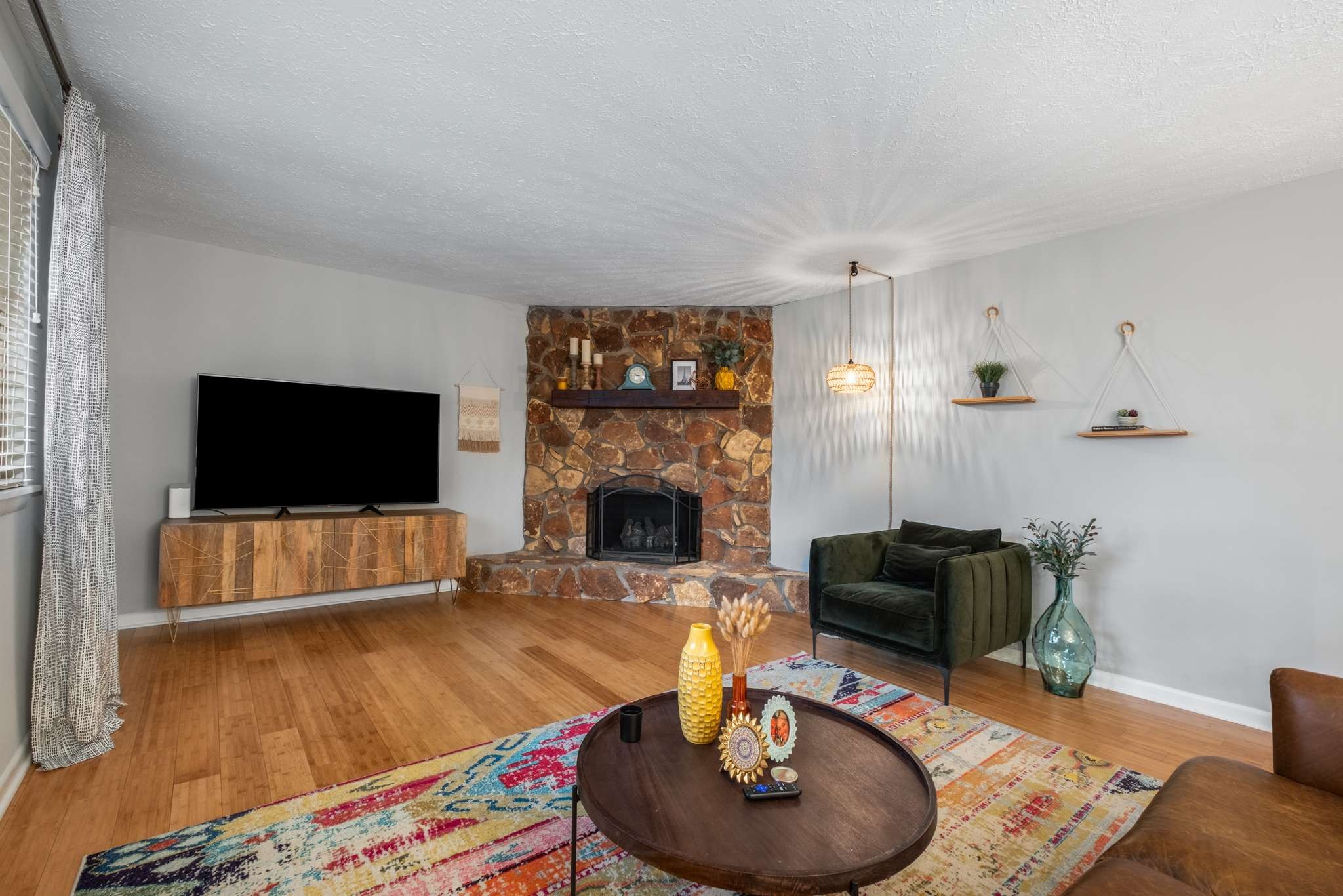 140 Ridgewood Ln