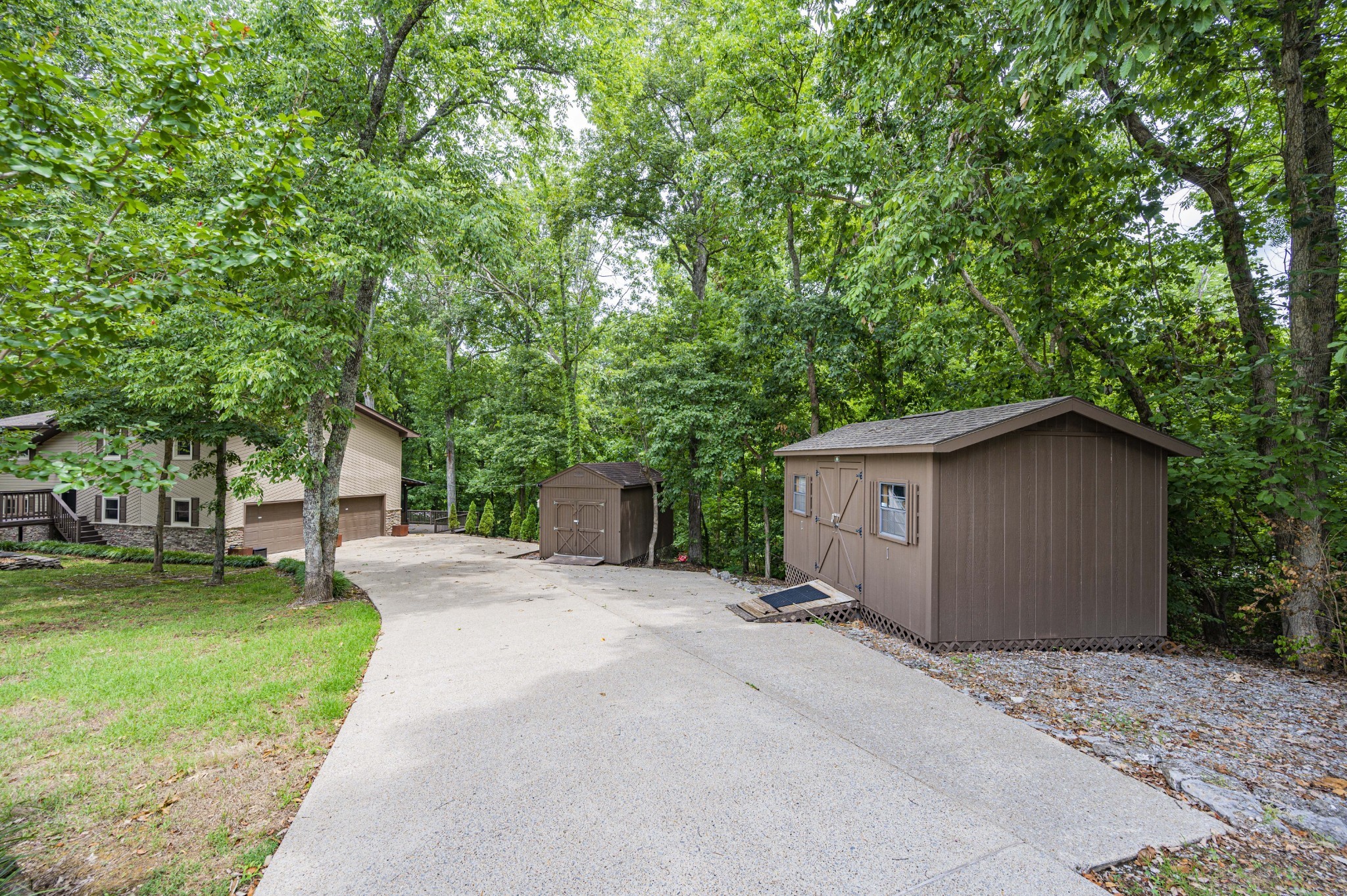 140 Ridgewood Ln