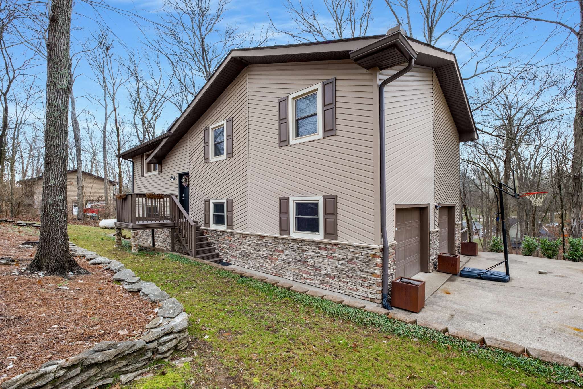 140 Ridgewood Ln
