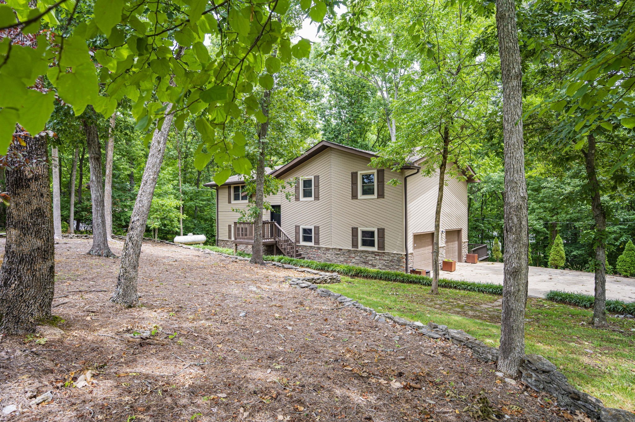 140 Ridgewood Ln
