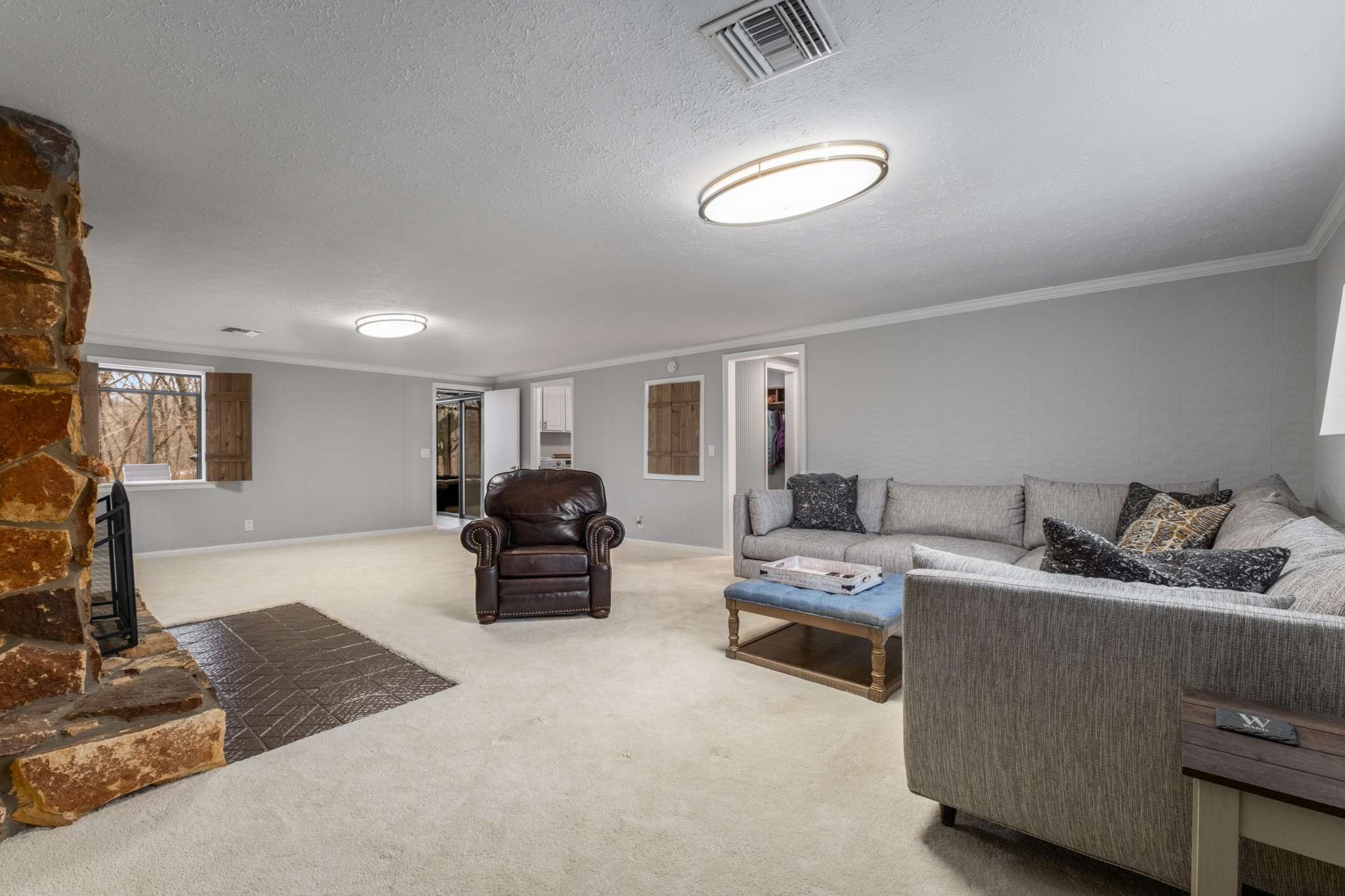 140 Ridgewood Ln